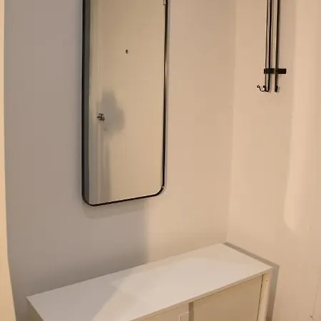 16-free Parking Apartment