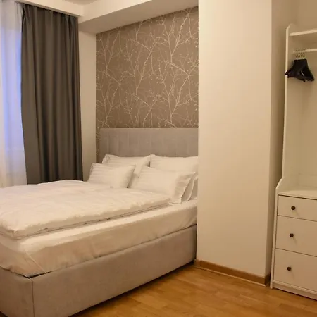 16-free Parking Apartment
